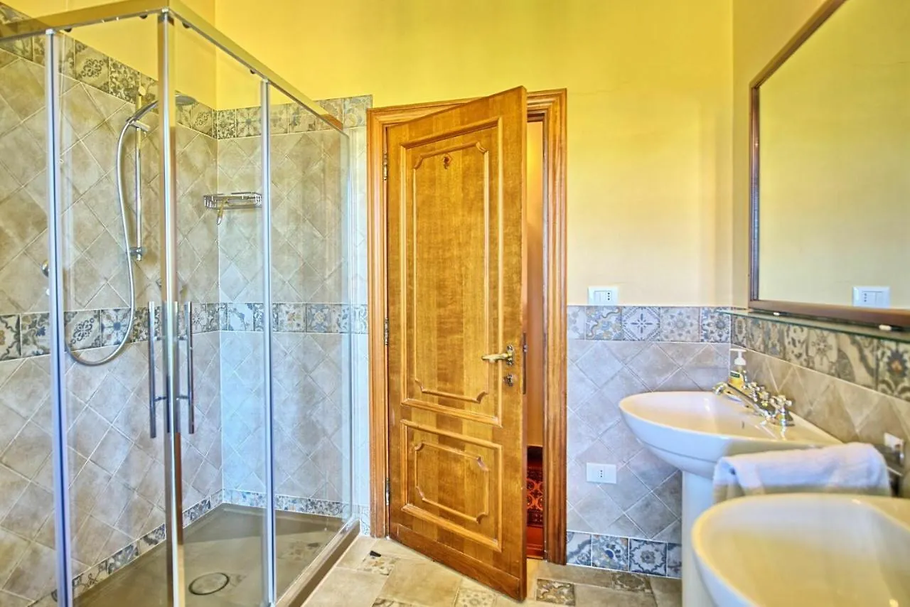 Villa Casale Ambra By Posarellivillas